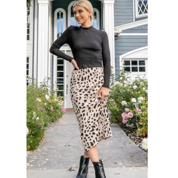 ✨Beige CHEETAH MAXI FLORAL SKIRT✨ - Picture 5 of 8